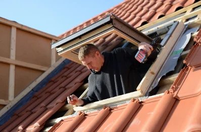 Pose de fenêtres de toit Velux à Villegailhenc
